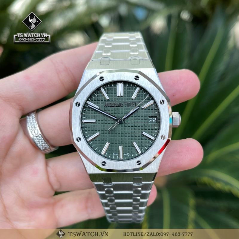Audemars piguet royal oak automatic black dial stainless steel men s